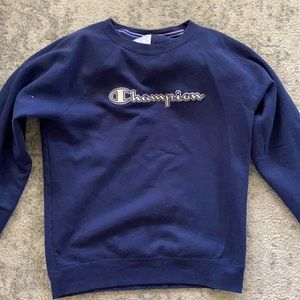 Thin, navy champion pullover